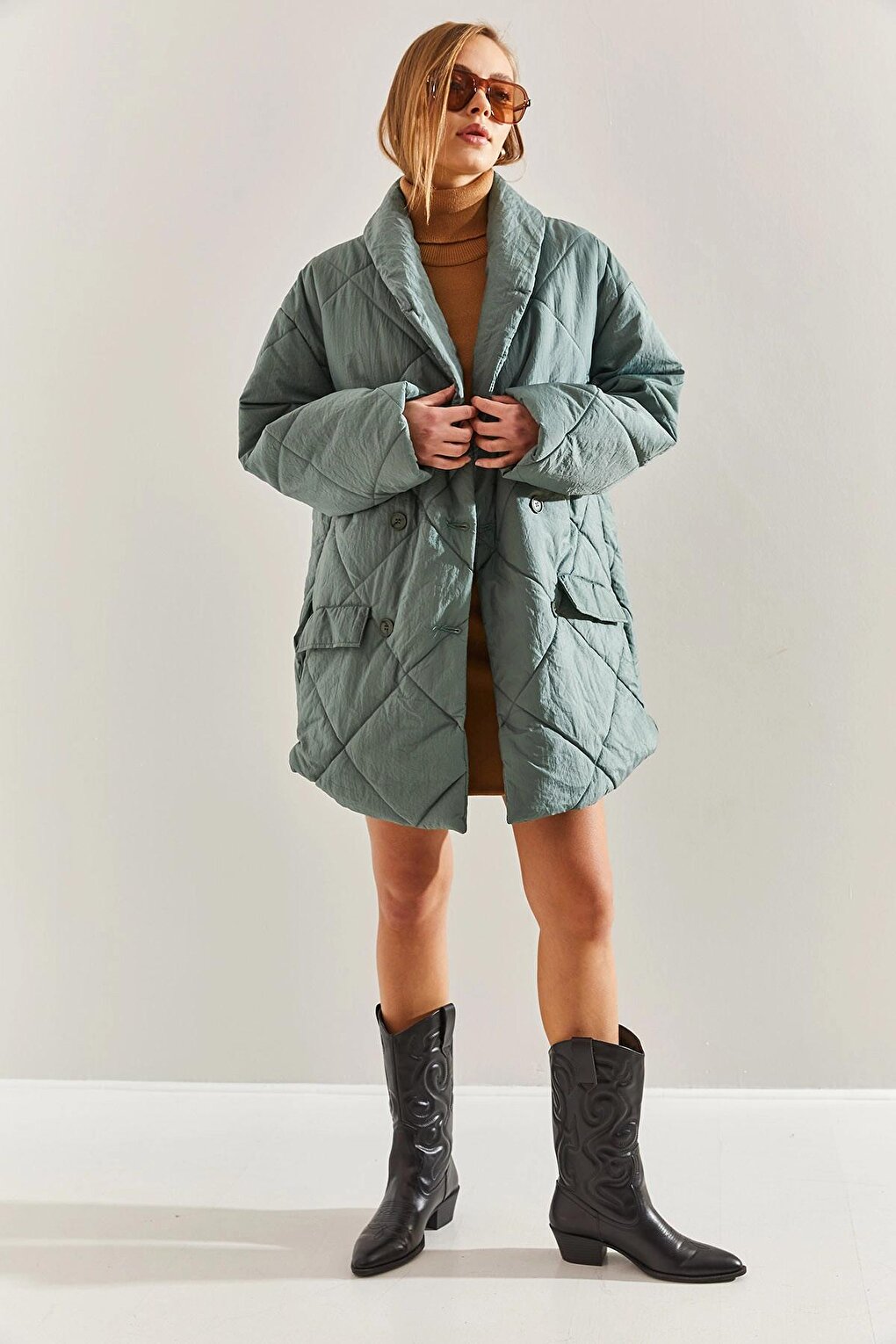 Women's Buttoned Oversize Puffer Coat