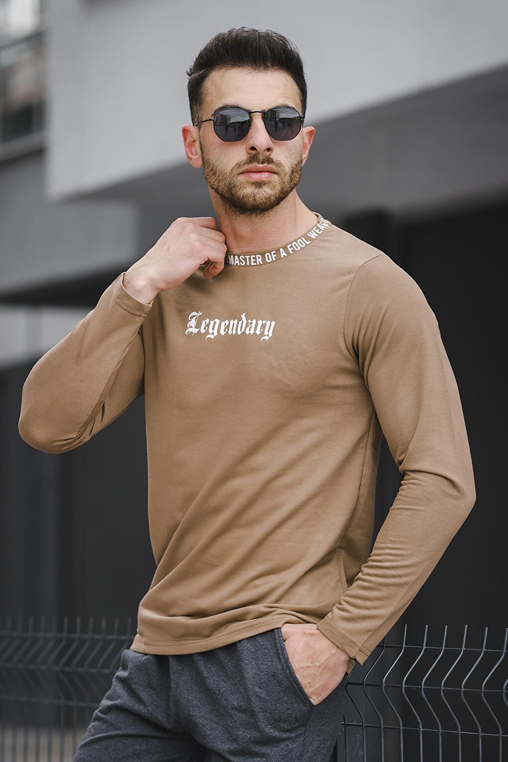 Slim Fit Lycra Crew Neck Men's Sweatshirt with Printed Collar