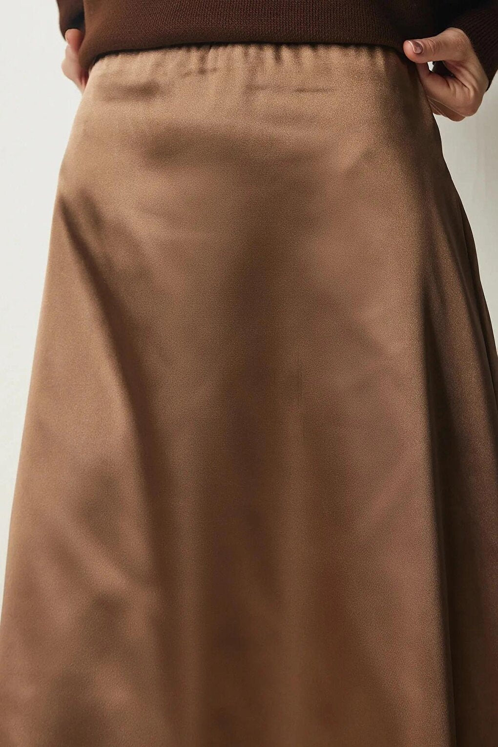 Women's Light Brown Satin Finished Midi Length Skirt with Elastic Waist Hzl23s-bd1101471