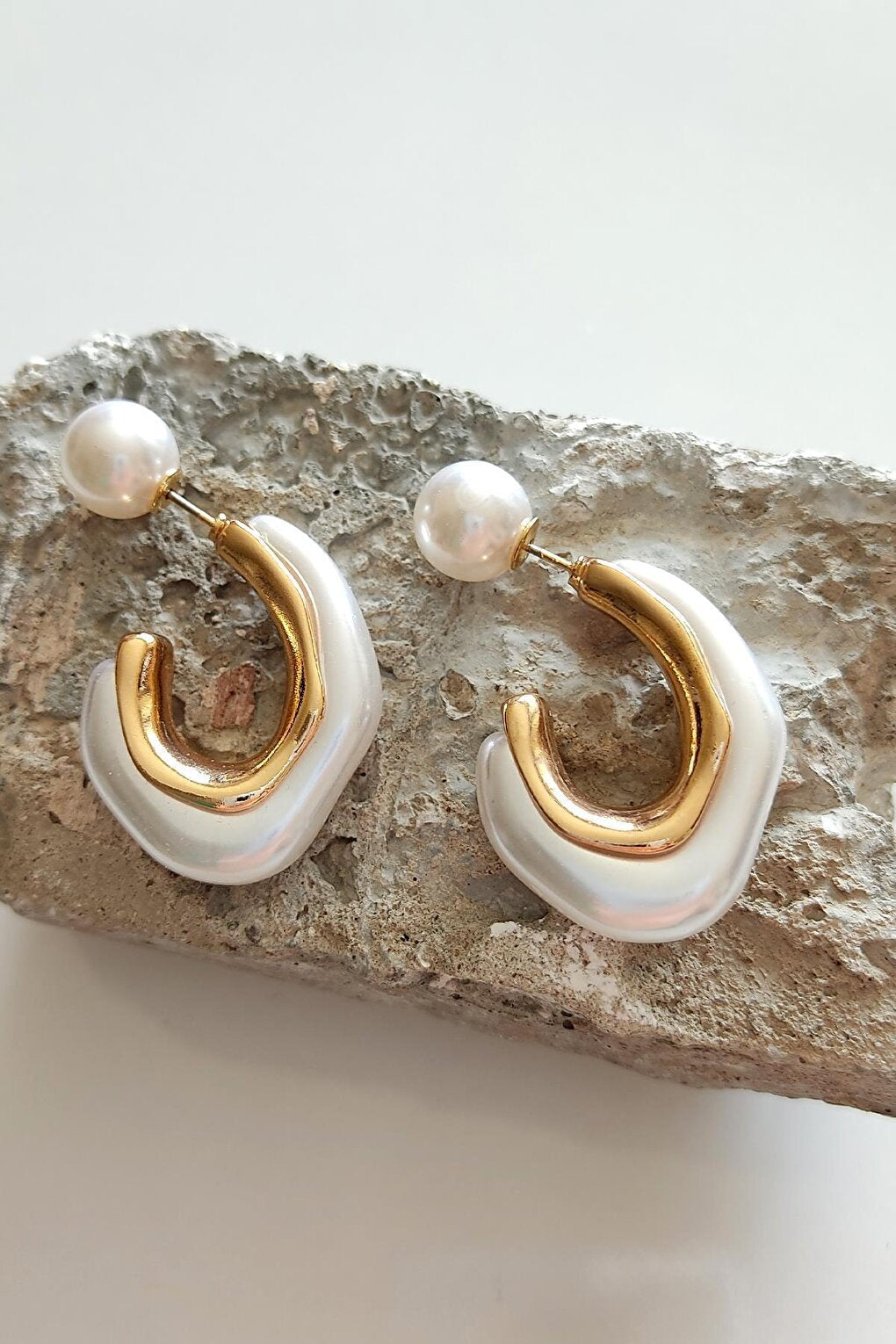 Acrylic Pearl Caramio Earrings