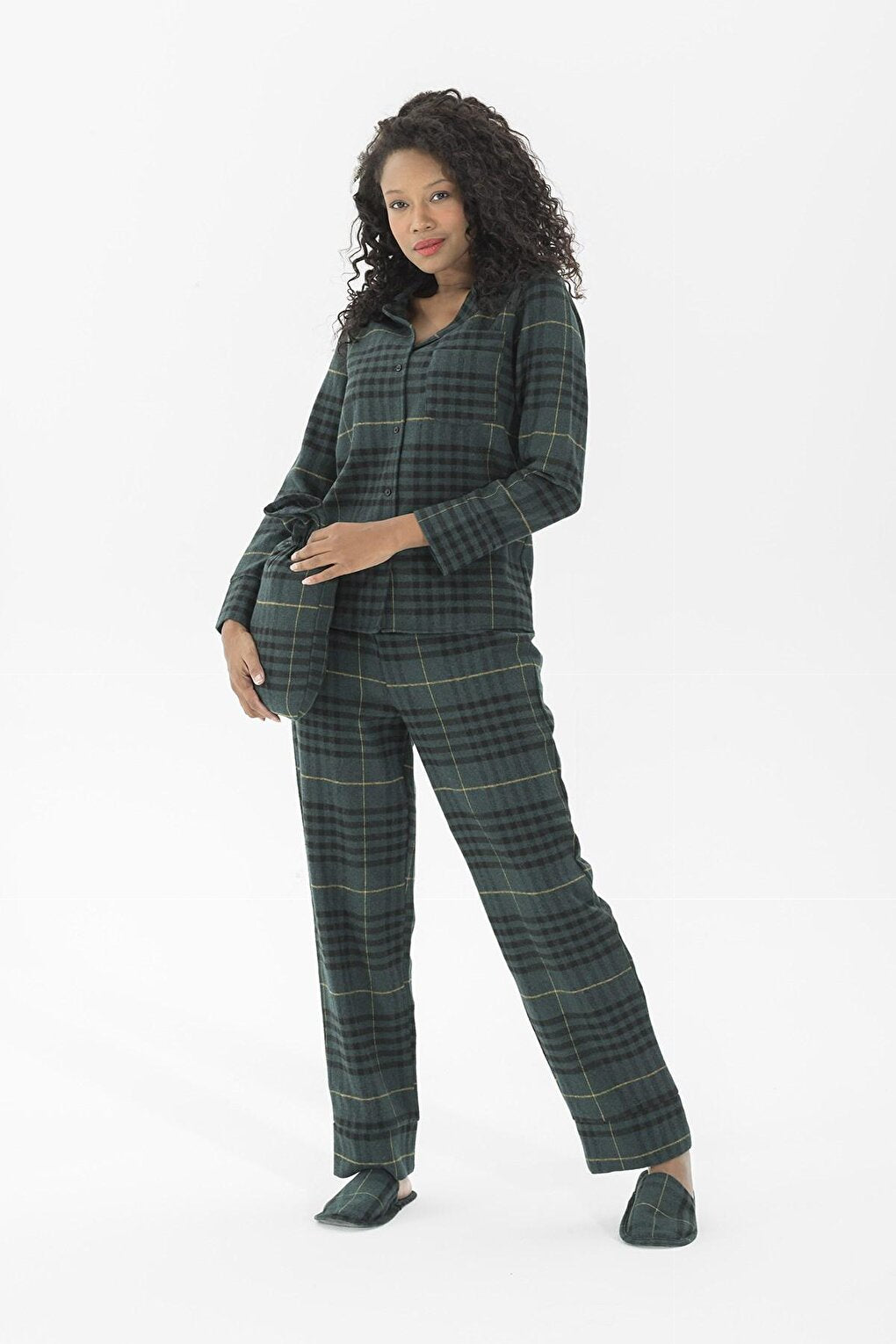 5-Piece Green Plaid Pajama Set with Slippers