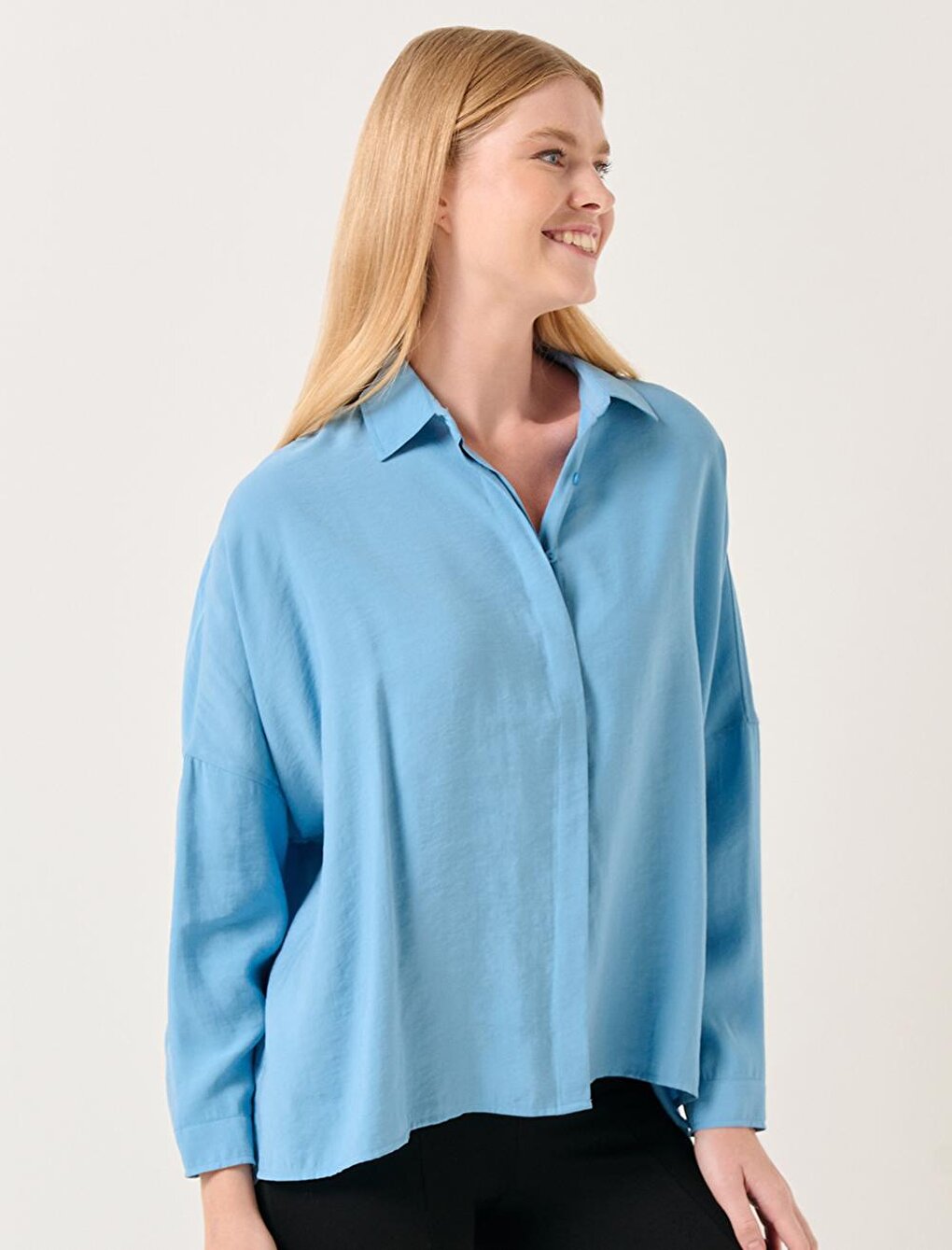 Sky Blue Loose Cut Low Sleeve Long Back Woven Shirt