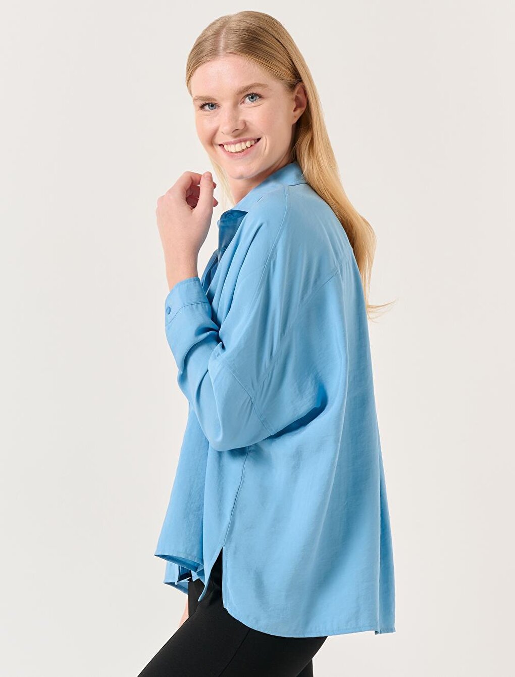 Sky Blue Loose Cut Low Sleeve Long Back Woven Shirt