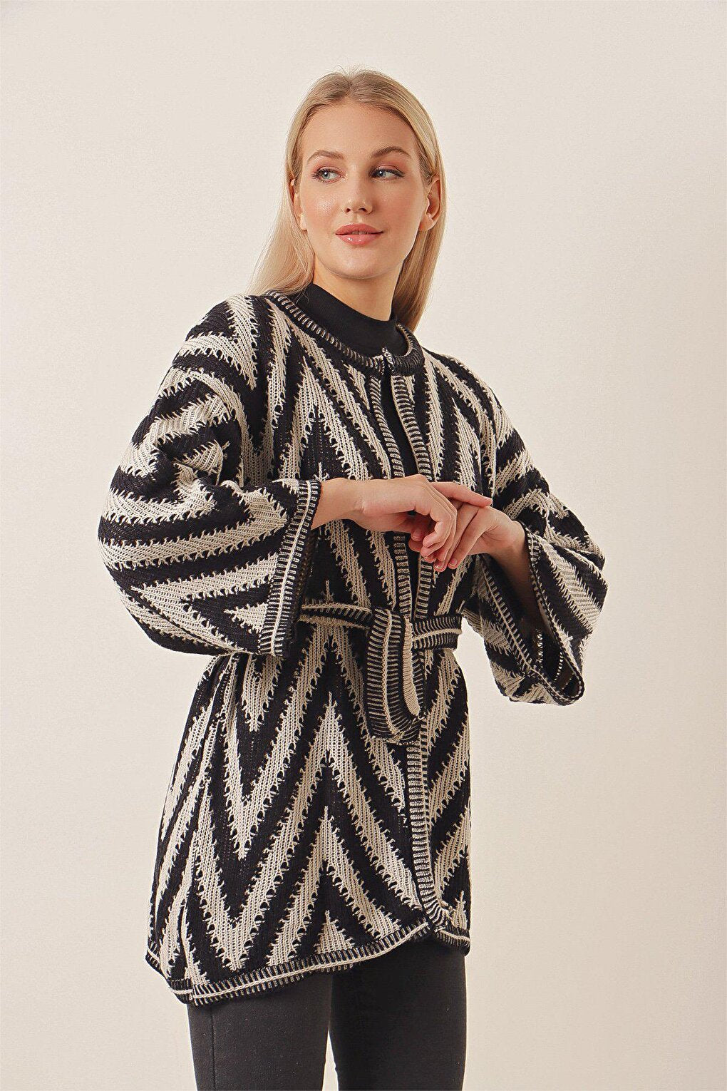 Zigzag Pattern Knitwear Cardigan