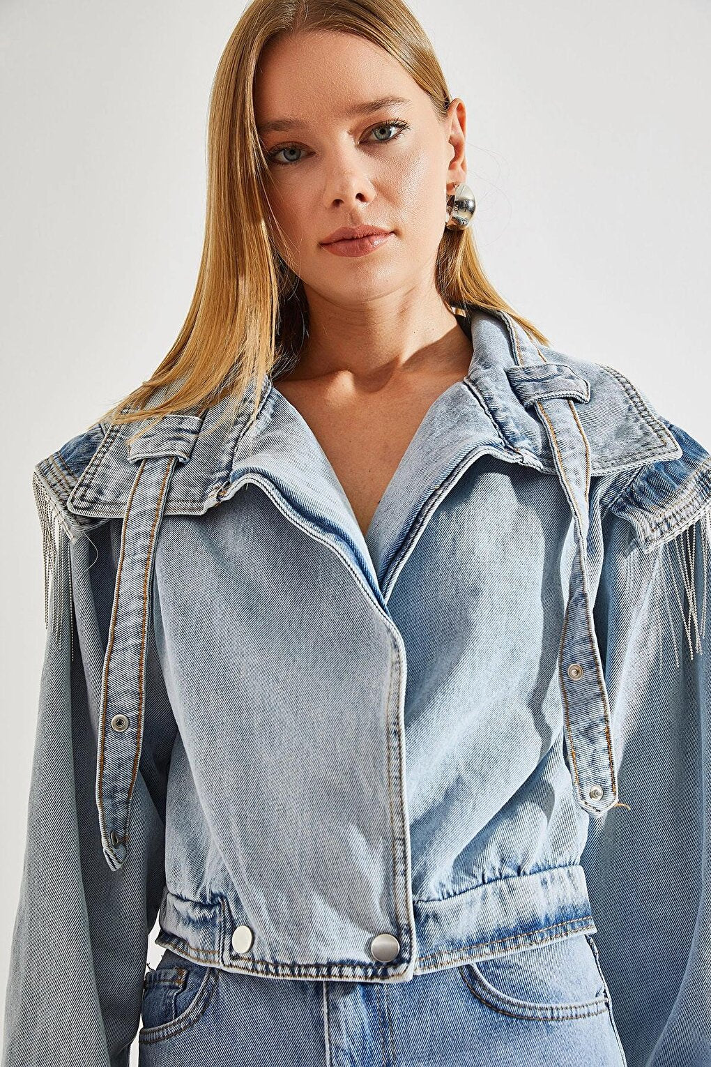 Women's Belt Collar Shoulder Detailed Denim Jacket