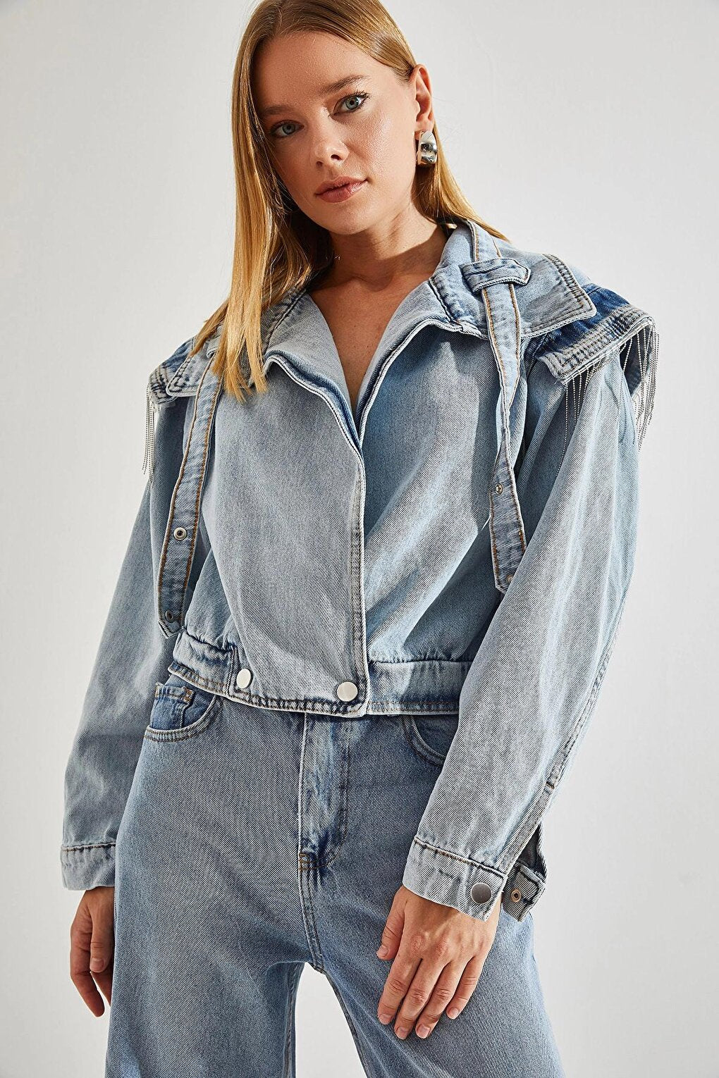 Women's Belt Collar Shoulder Detailed Denim Jacket