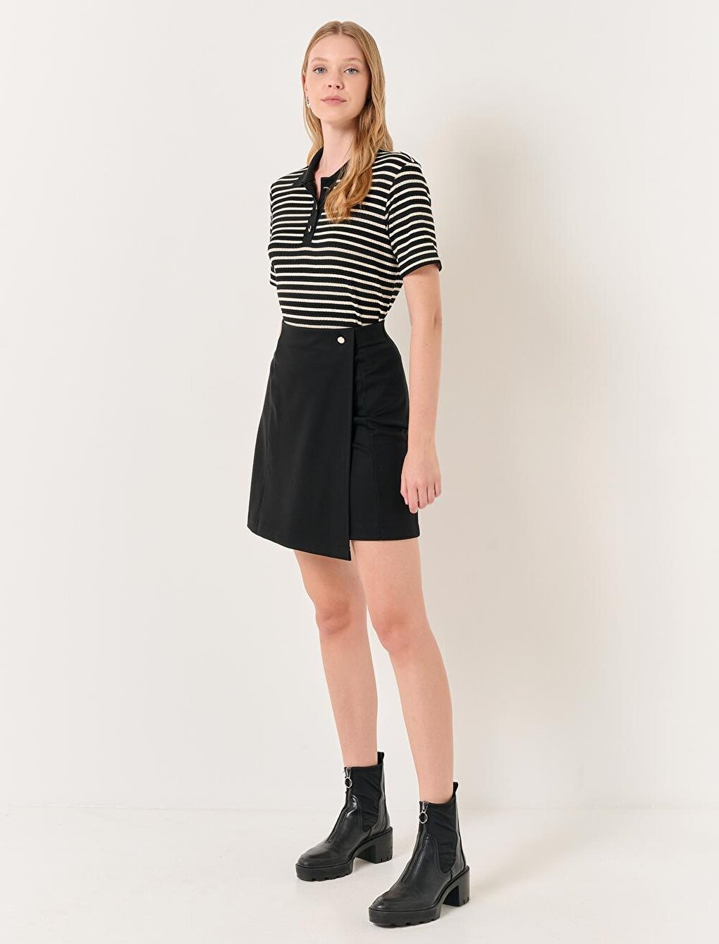 Black Straight Cut High Waist Stylish Skirt