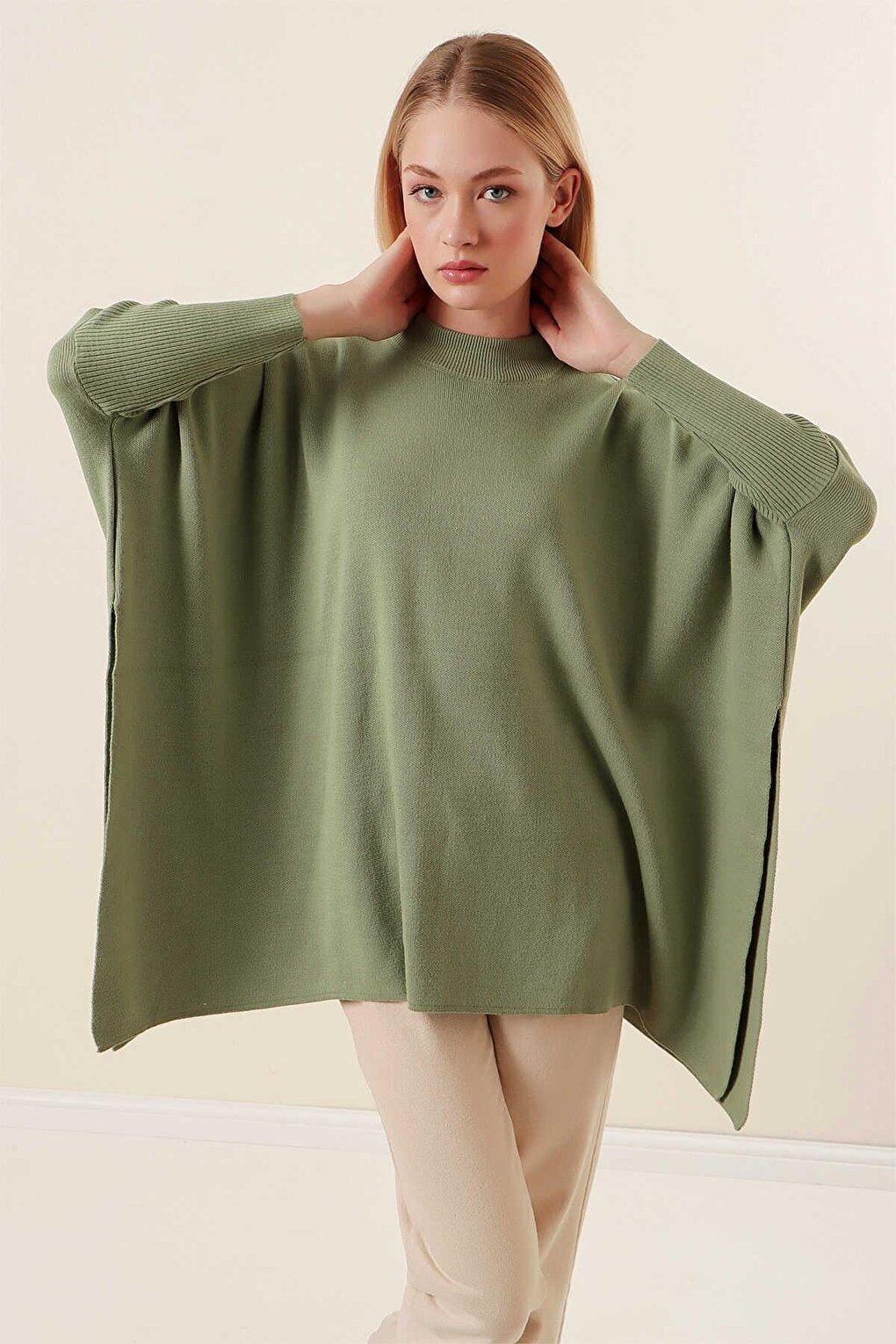 Women's Çağla High Collar Slit Oversize Poncho