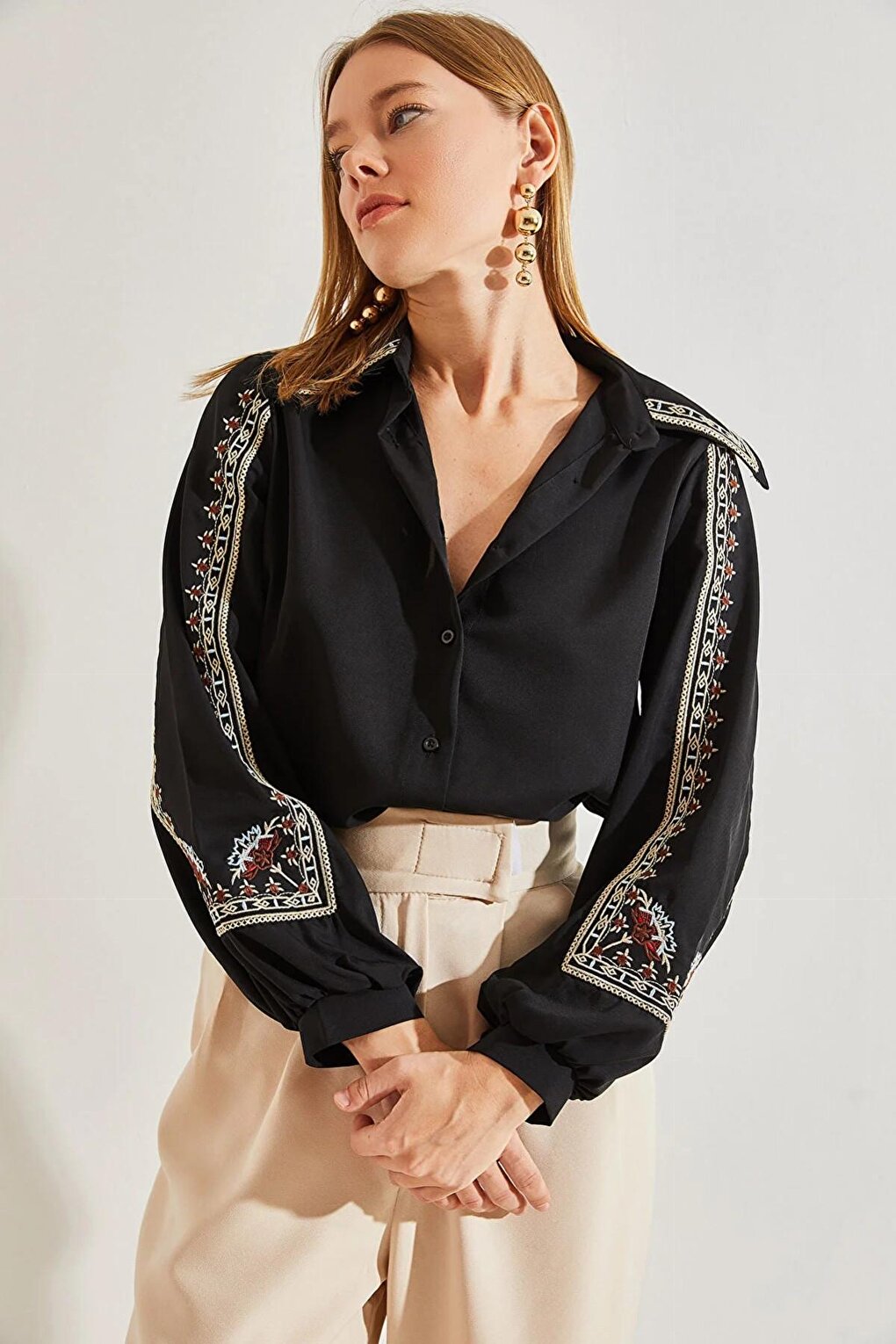 Women's Shirt with Patterned Collar and Sleeves