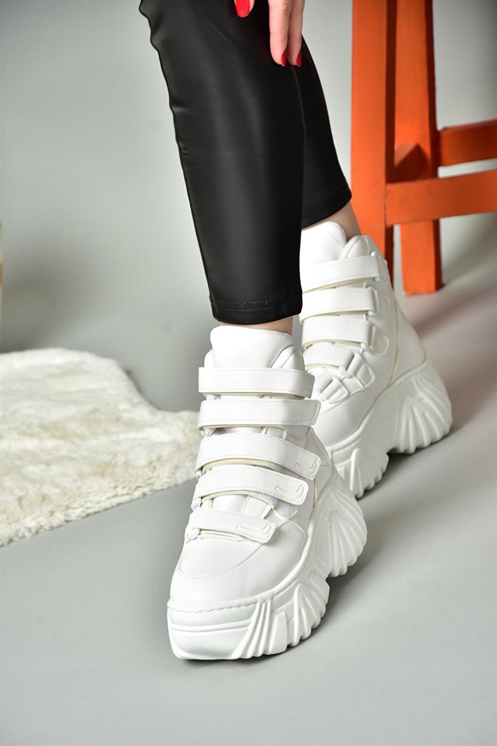 R9737151 White Women's Sneaker