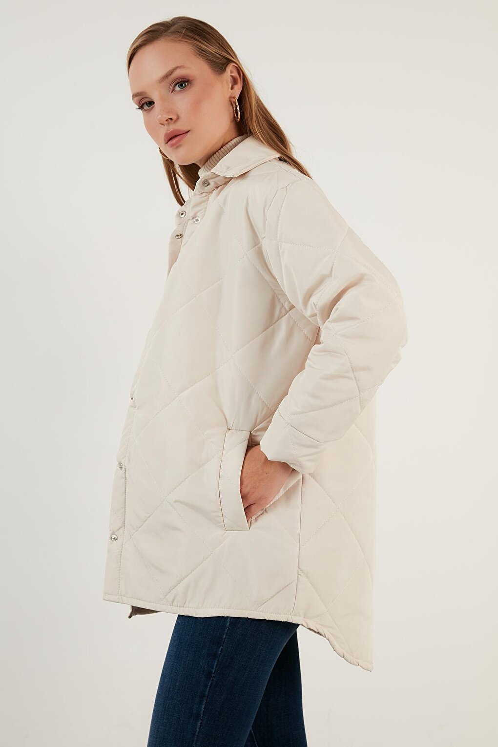 Oversize Pocketed Unlined Quilted Jacket 611MNT03