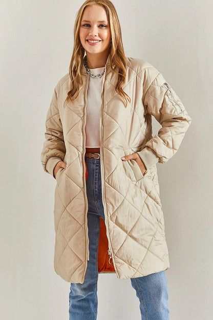 Women's Lined Quilted Long Coat with Elastic Sleeves