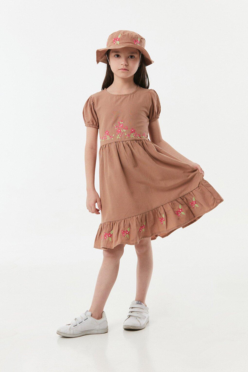 Girl's Dress with Embroidered Hat Accessories