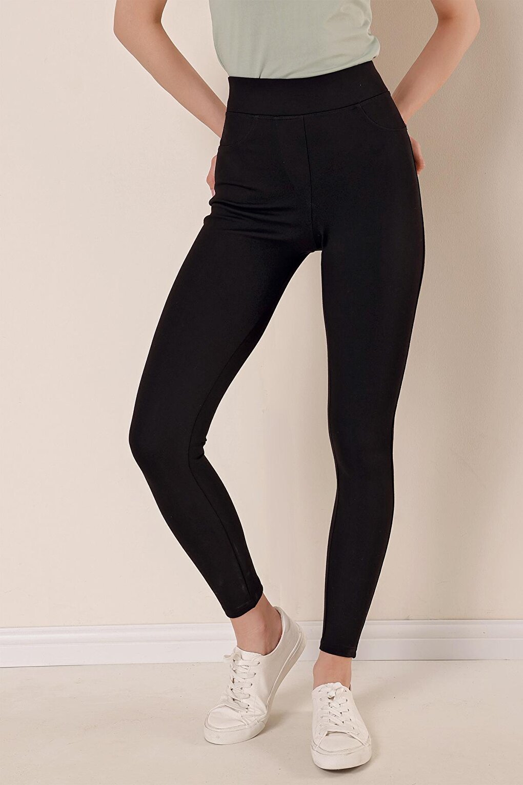 Women's Black Pocket Detailed Steel Knitted Leggings Trousers