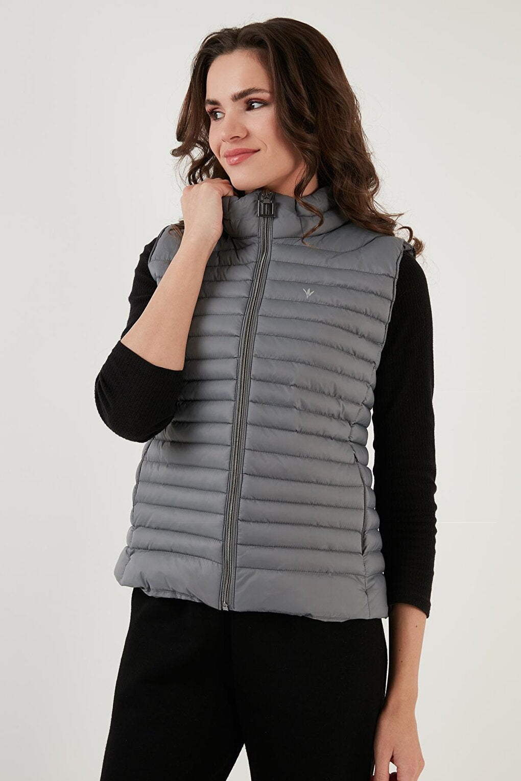 Slim Fit Stand Collar Pocket Puffer Vest 497TAMARA