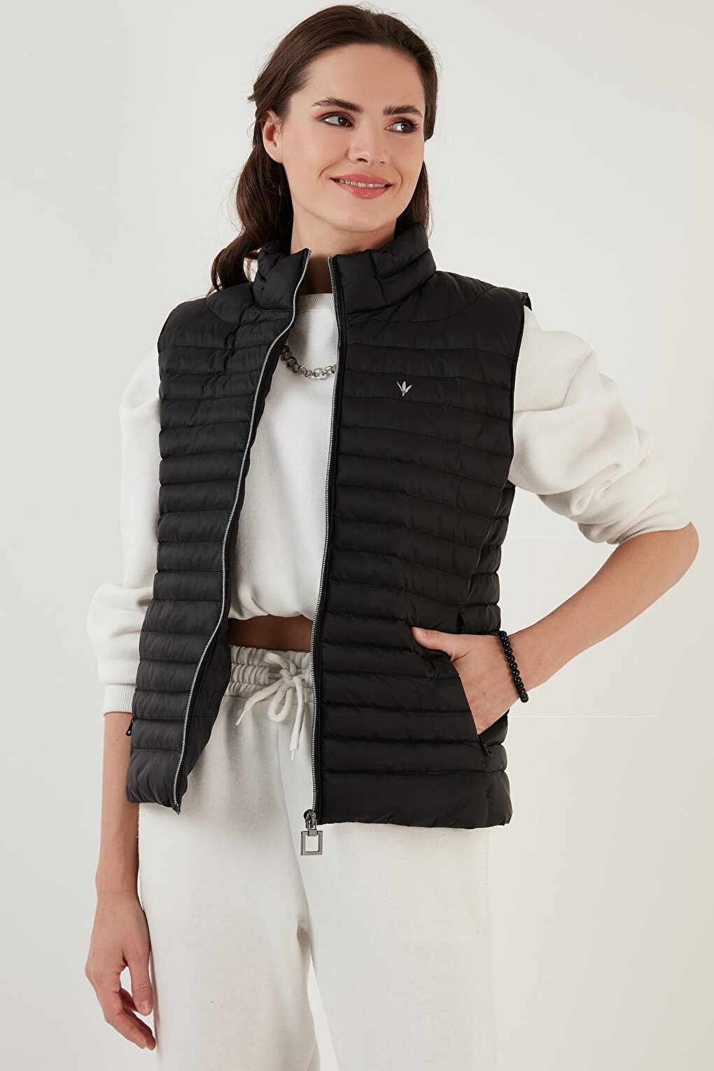 Slim Fit Stand Collar Pocket Puffer Vest 497TAMARA