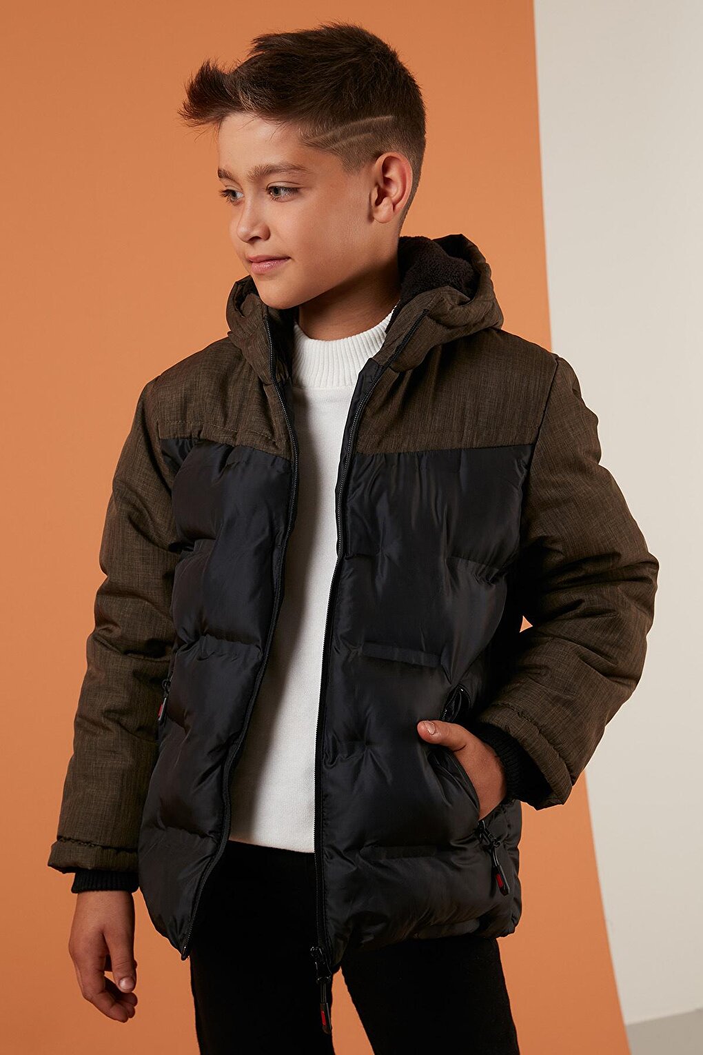 Hooded Puffer Coat with Plush Lining and Zippered Pockets 5760041