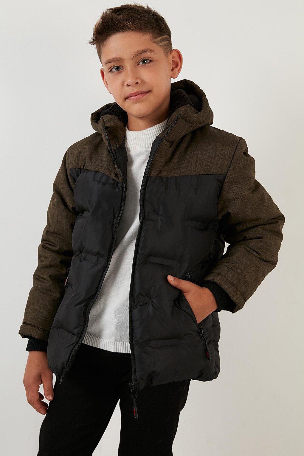 Hooded Puffer Coat with Plush Lining and Zippered Pockets 5760041