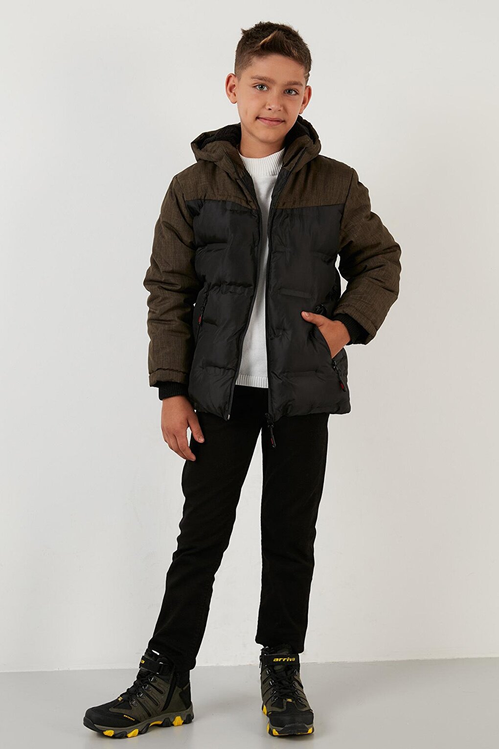 Hooded Puffer Coat with Plush Lining and Zippered Pockets 5760041