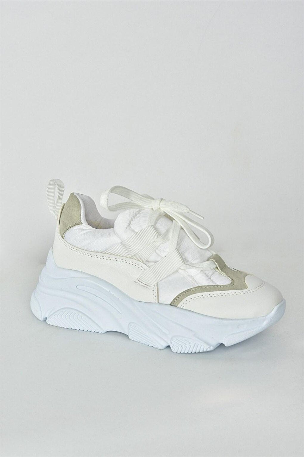 M973514409 White Women's Sneakers