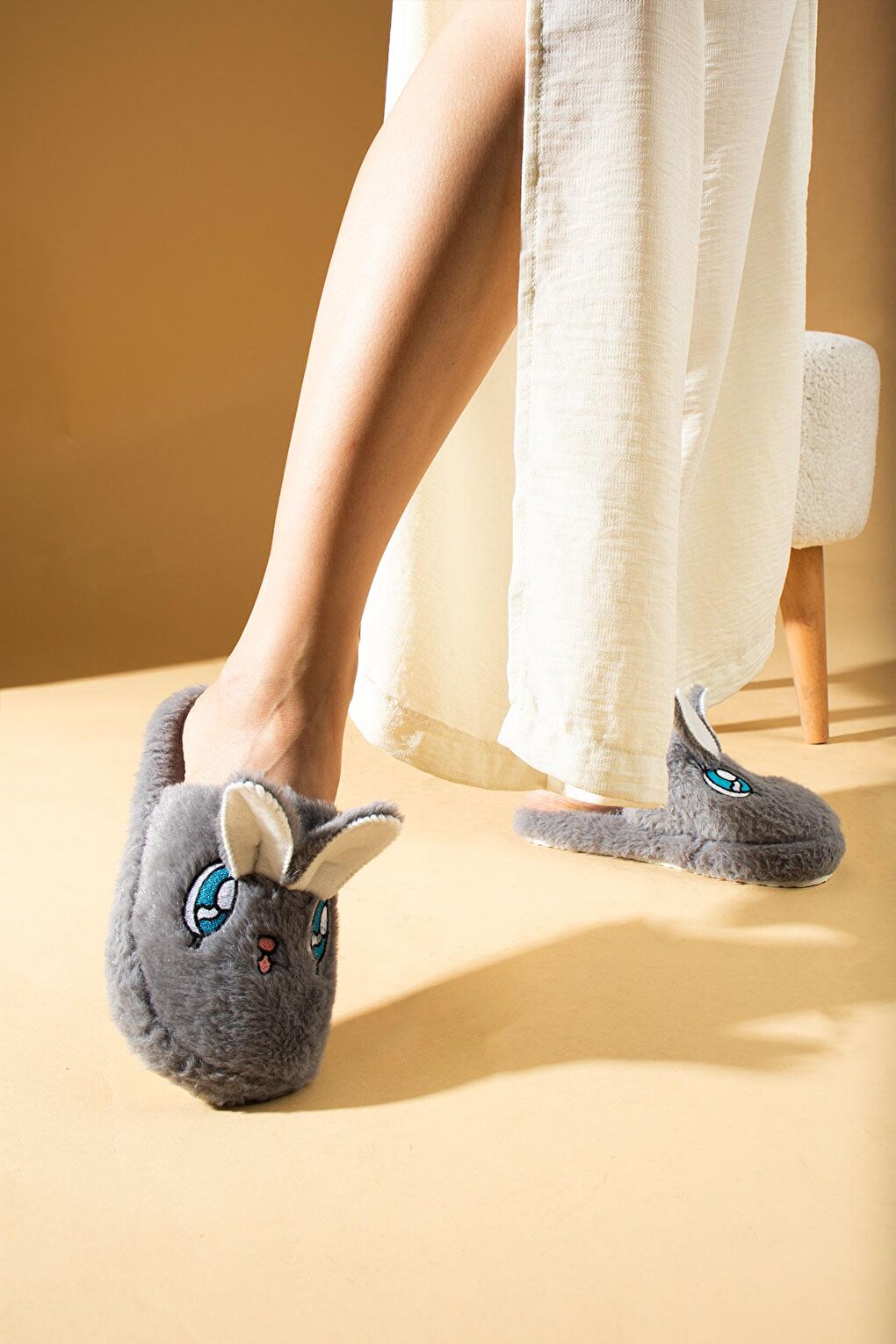 Cute Rabbit Front Closed Inside Fur Thermal Sole Women's Home Slippers P01-18-23Kl