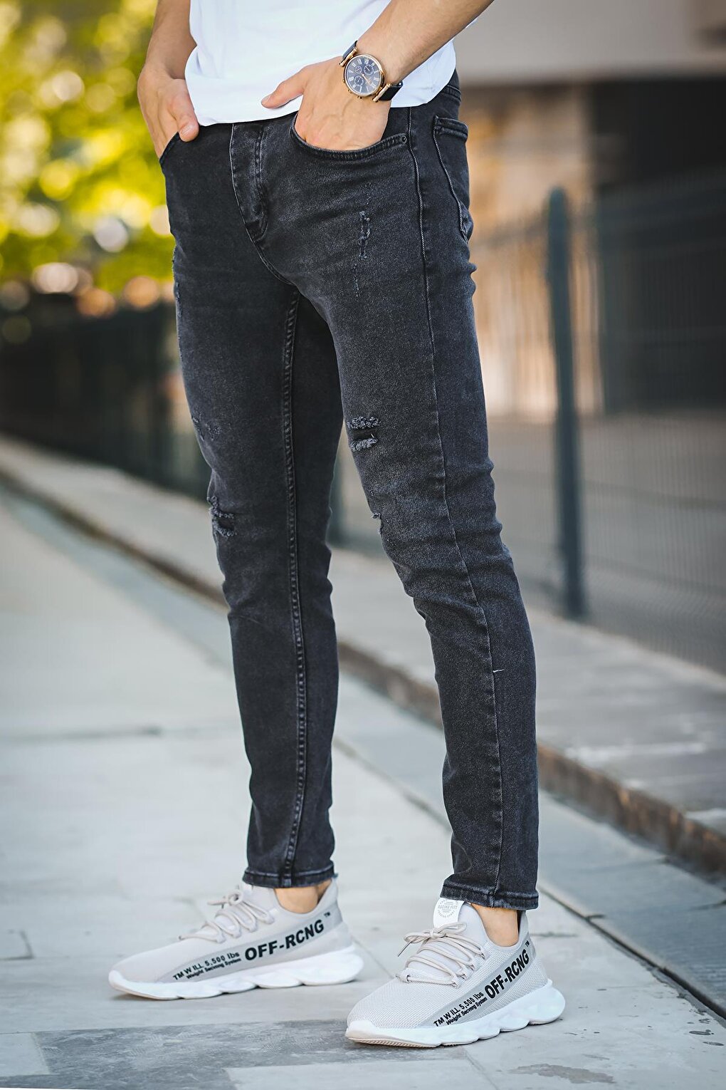 Skinny Fit Frayed Lycra Men's Jeans