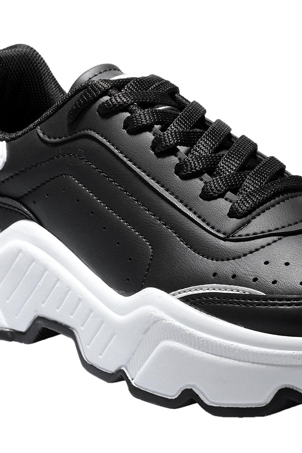 ZALMON Sneaker Women Shoes Black / White