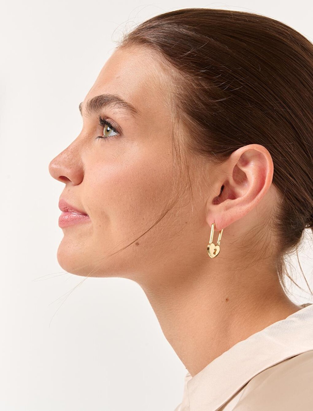 Gold Heart Figure Lock Earring