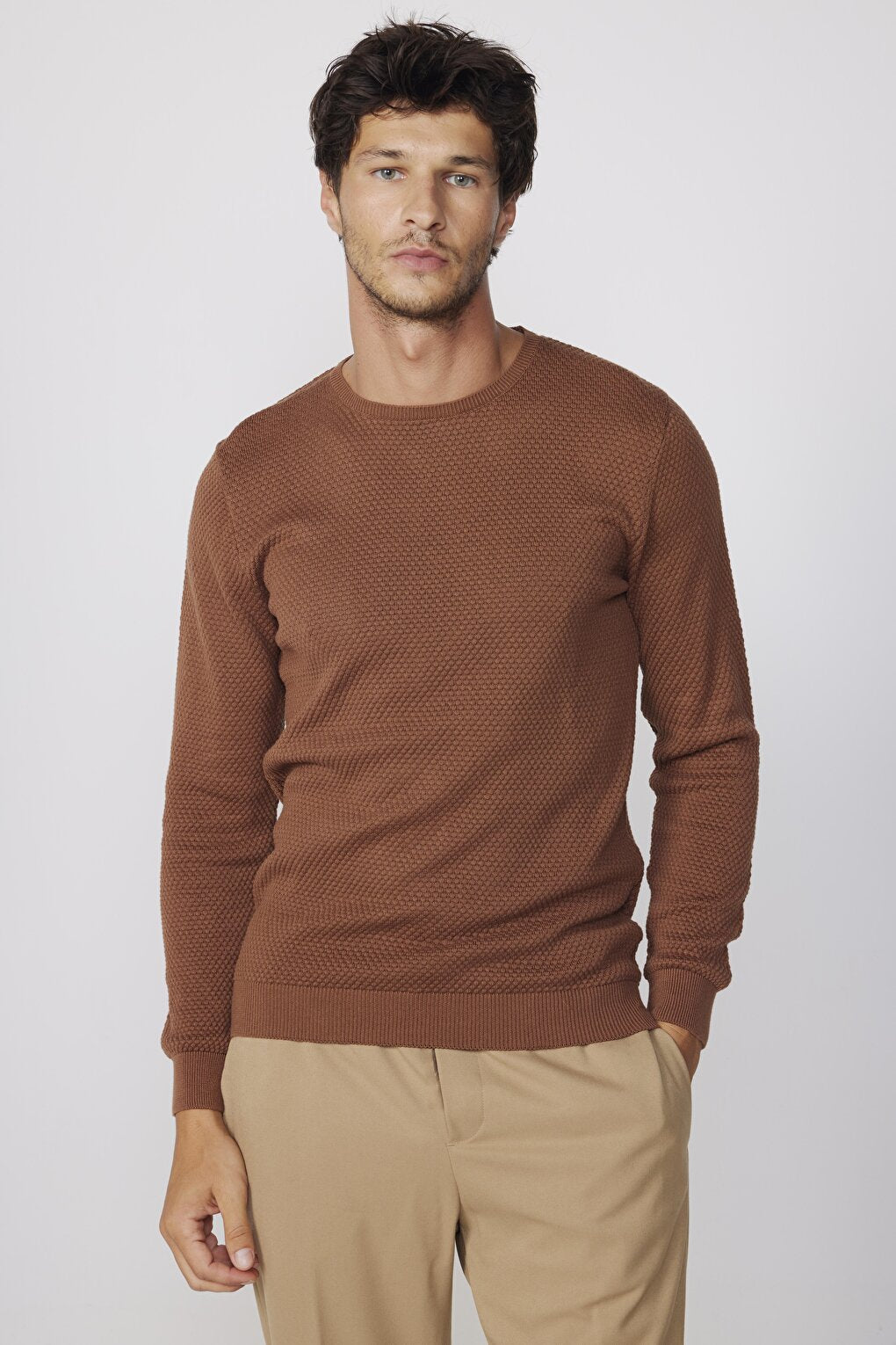 Men's Slim Fit Crew Neck Honeycomb Patterned Brown Knitwear Sweater