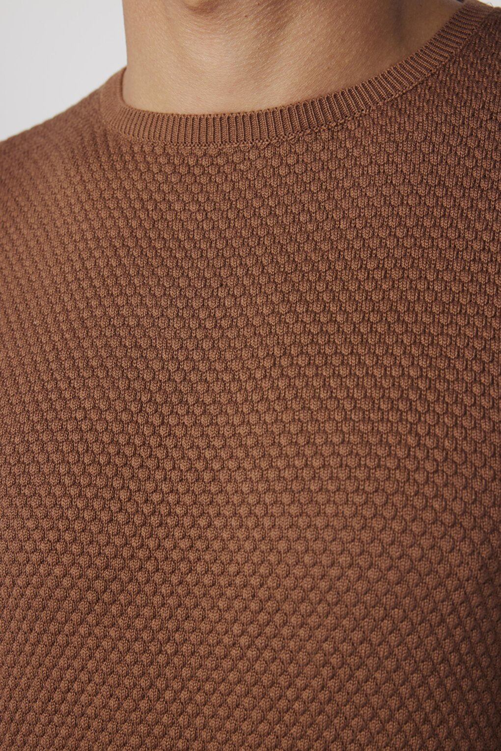 Men's Slim Fit Crew Neck Honeycomb Patterned Brown Knitwear Sweater