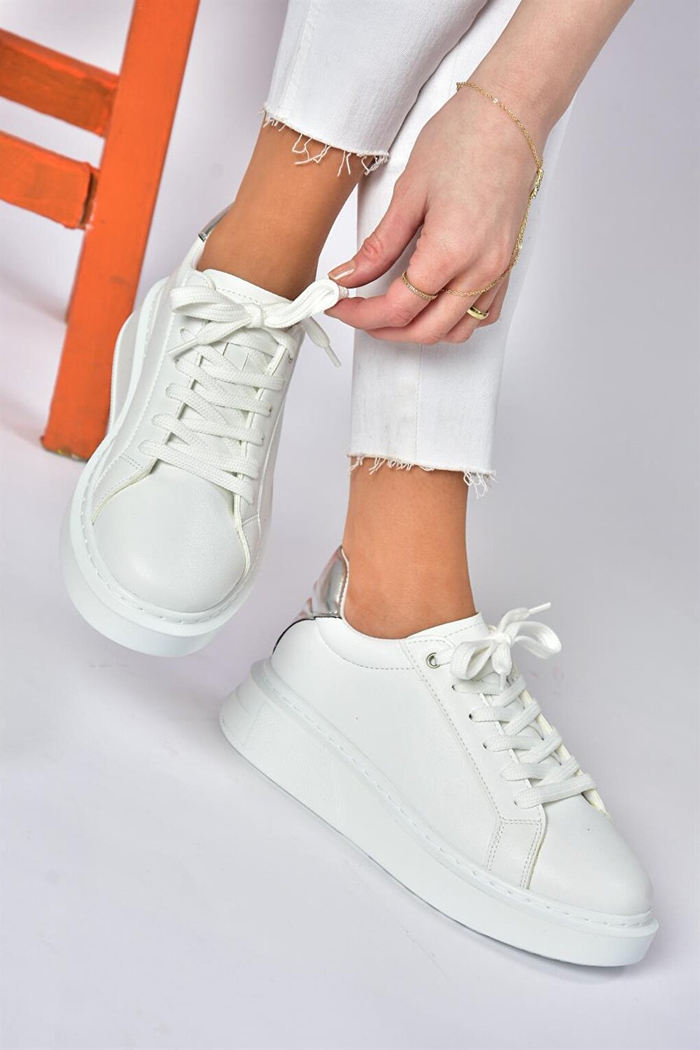 P848231409 White/Silver Women's Sneakers