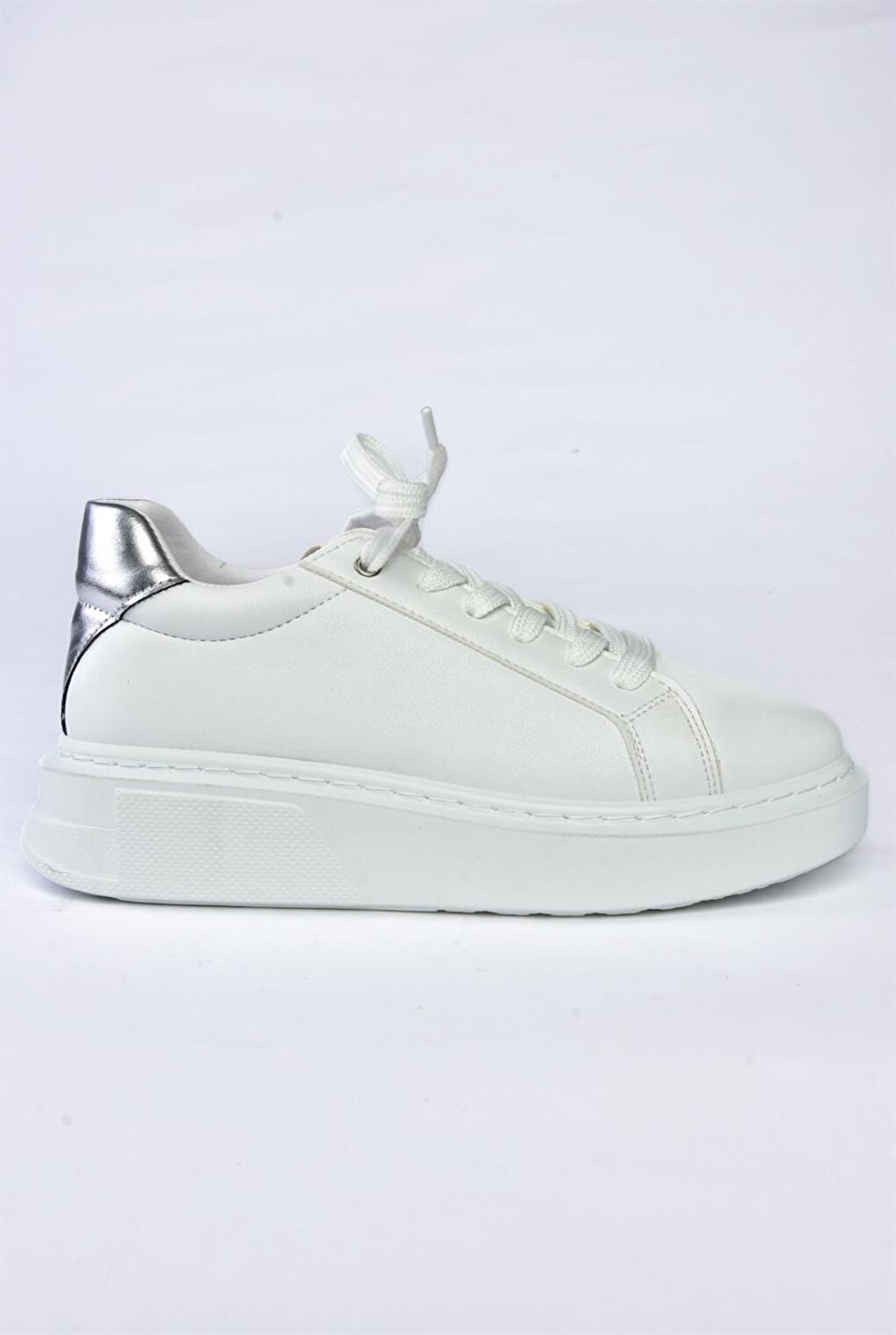 P848231409 White/Silver Women's Sneakers