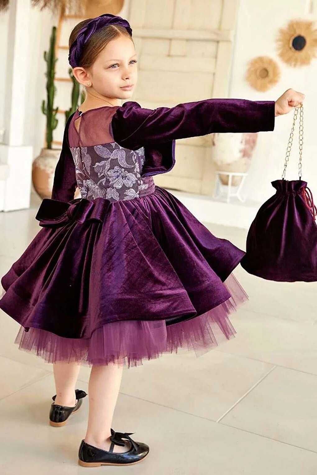 Girl's New Purple Dress with Leaf Embroidery on the Waist and Transparent Tulle on the Collar