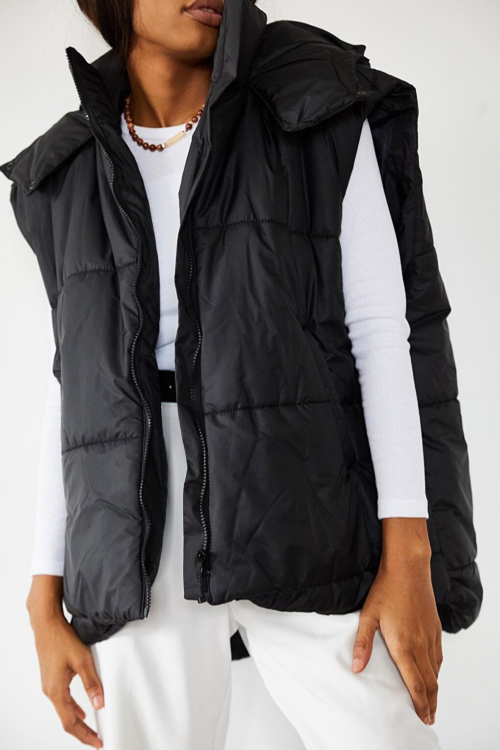 Black Puffer Vest 2KXK4-45618-02