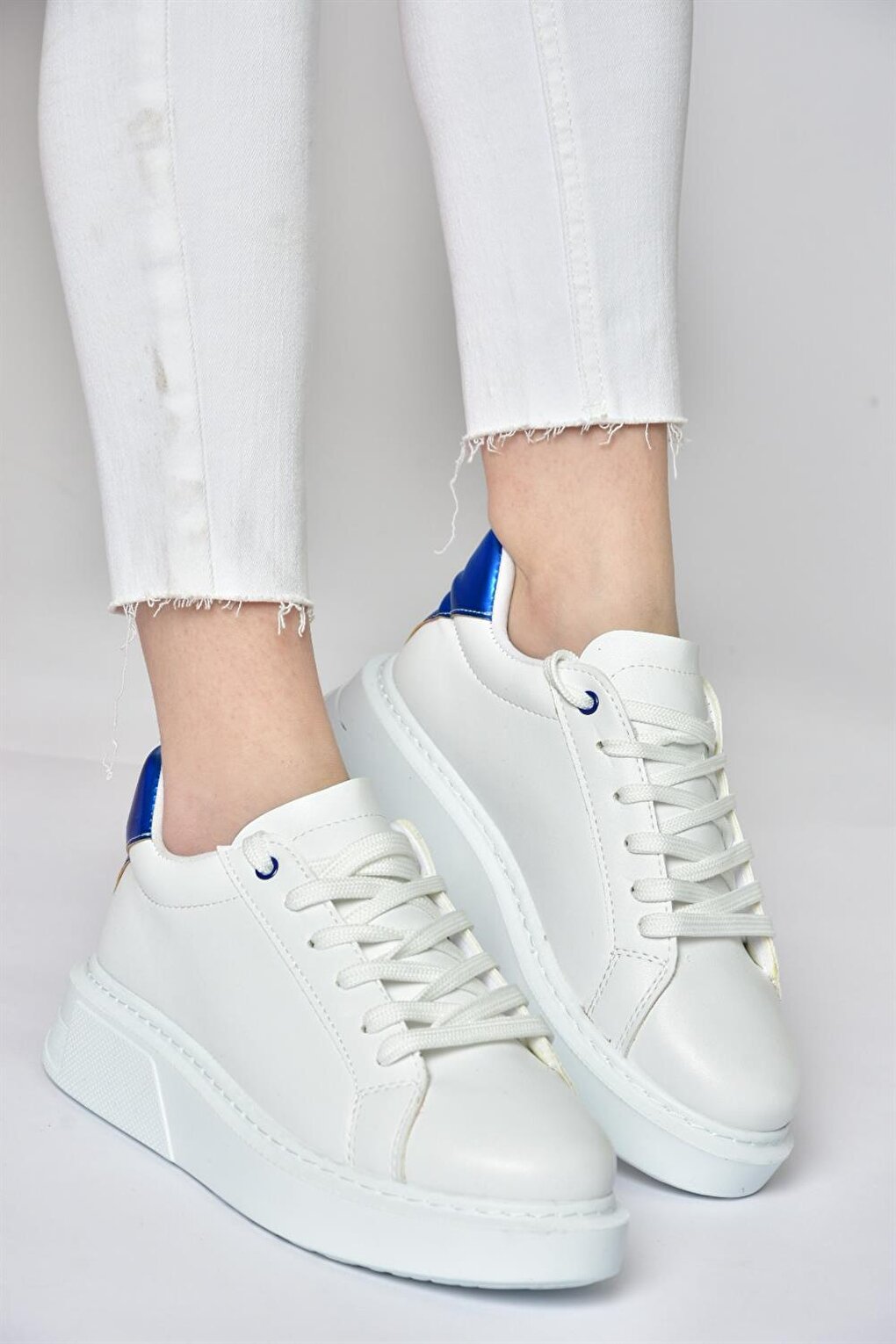 P848231409 White/Sax Blue Women's Sneakers