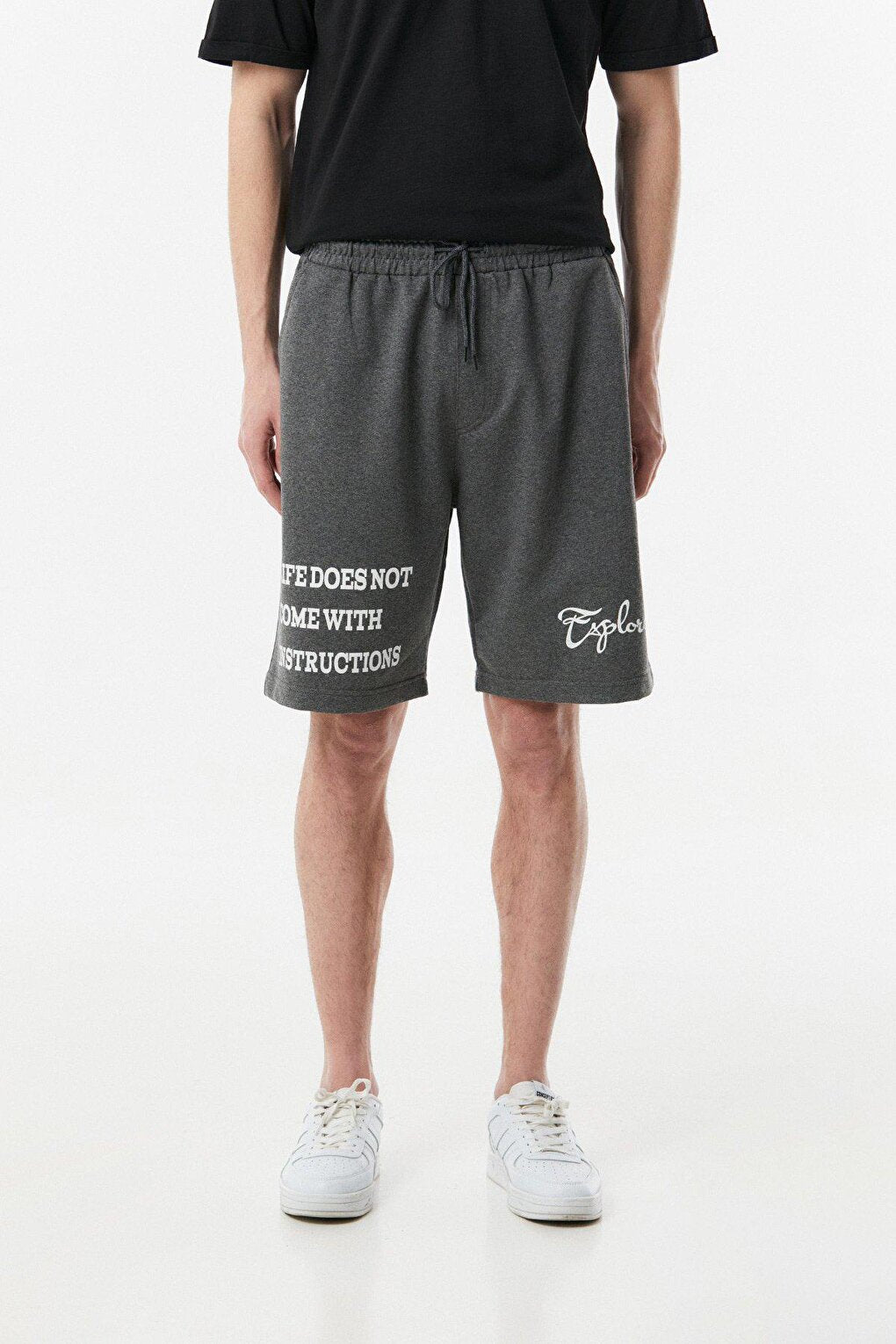 Text Printed Waist Tied Shorts