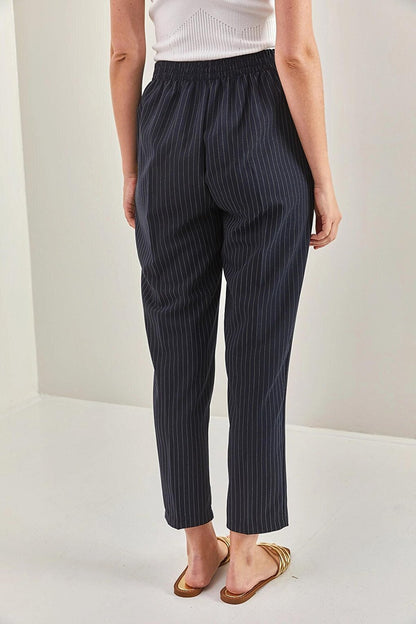 Women's Pockets Buttoned Trousers