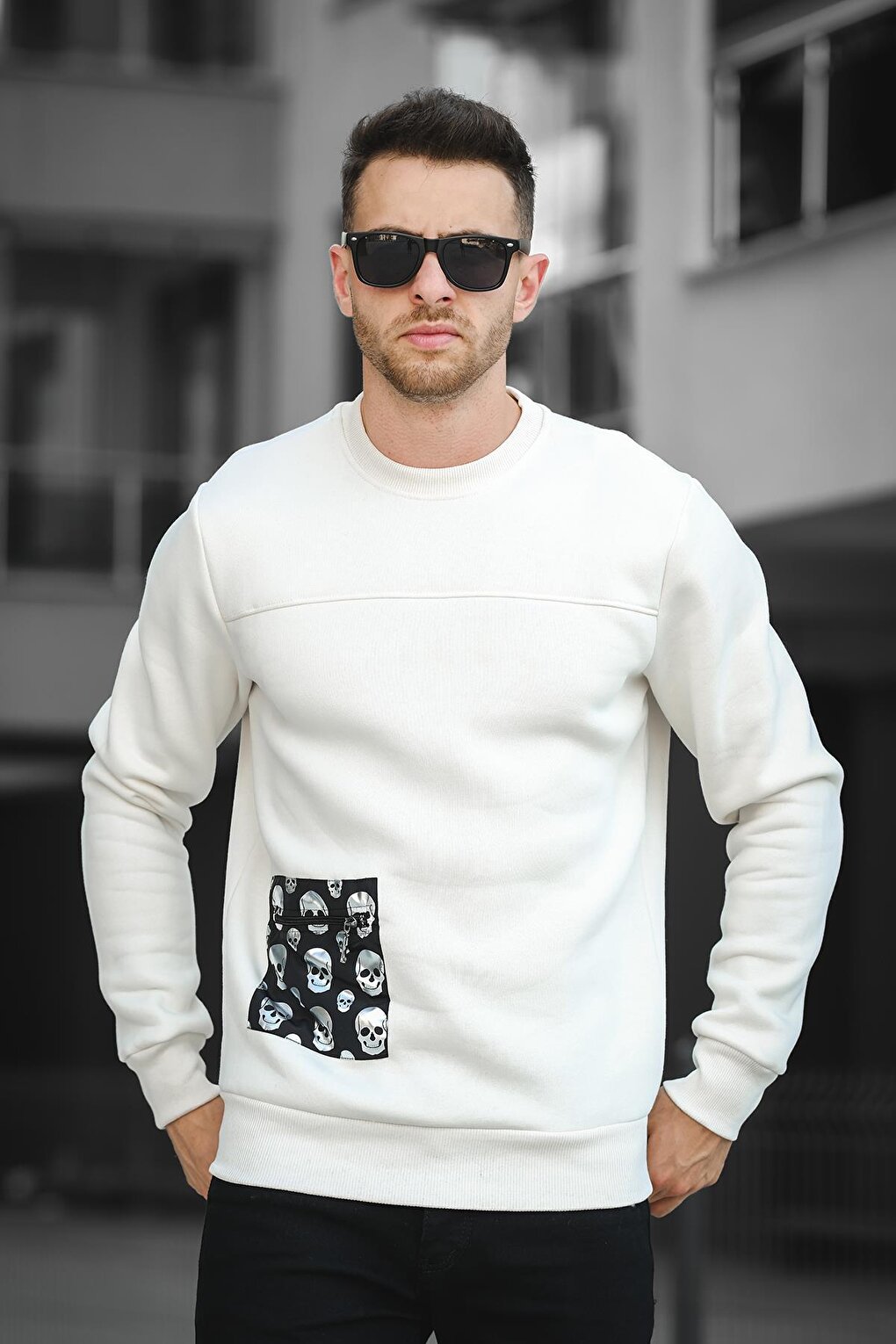 Three Thread Raised Skull Printed Men's Sweatshirt with Pocket Detail