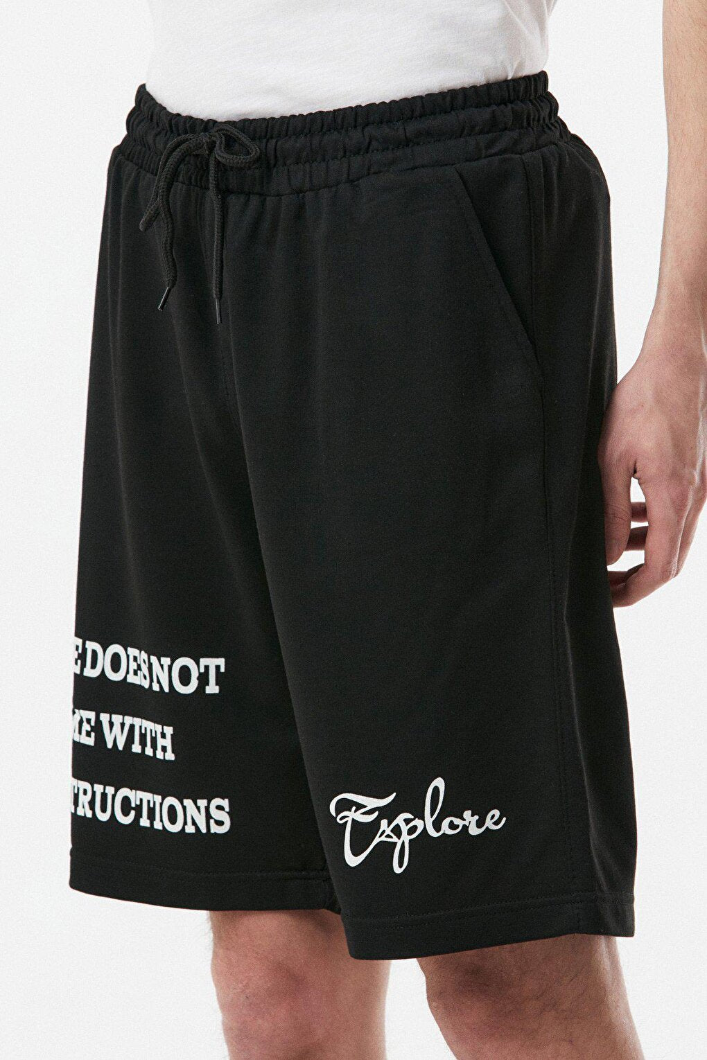 Text Printed Waist Tied Shorts