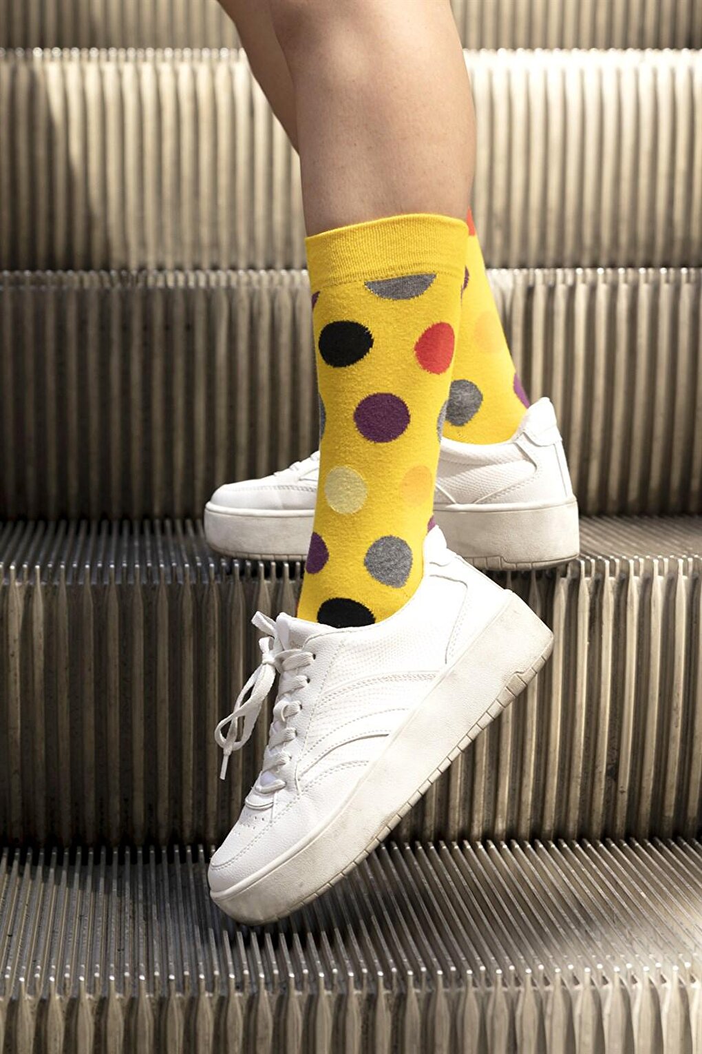 Unisex 2-Piece Colorful Polka Dot Socks