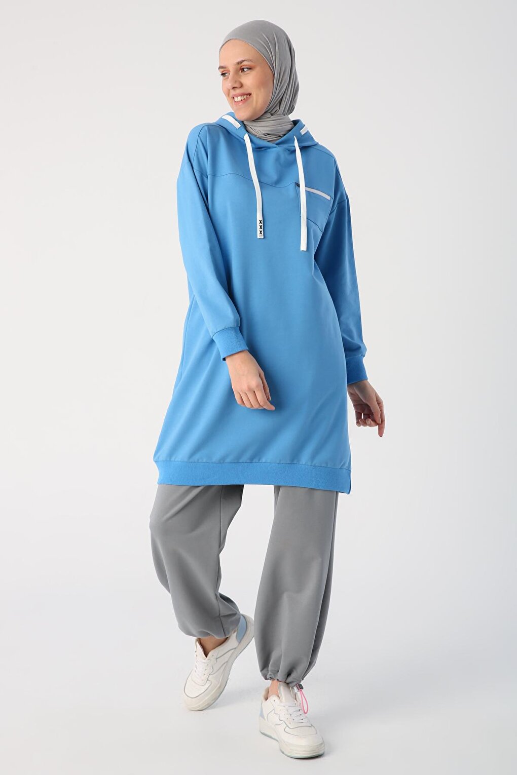 Saks Zipper Pocket Hooded Sweat Tunic