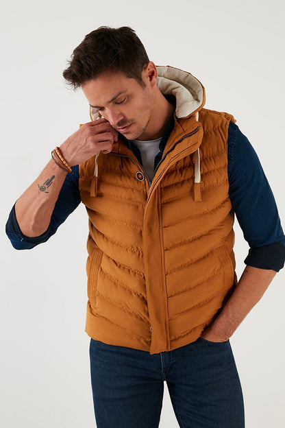 Hooded Slim Fit Vest 556B5618