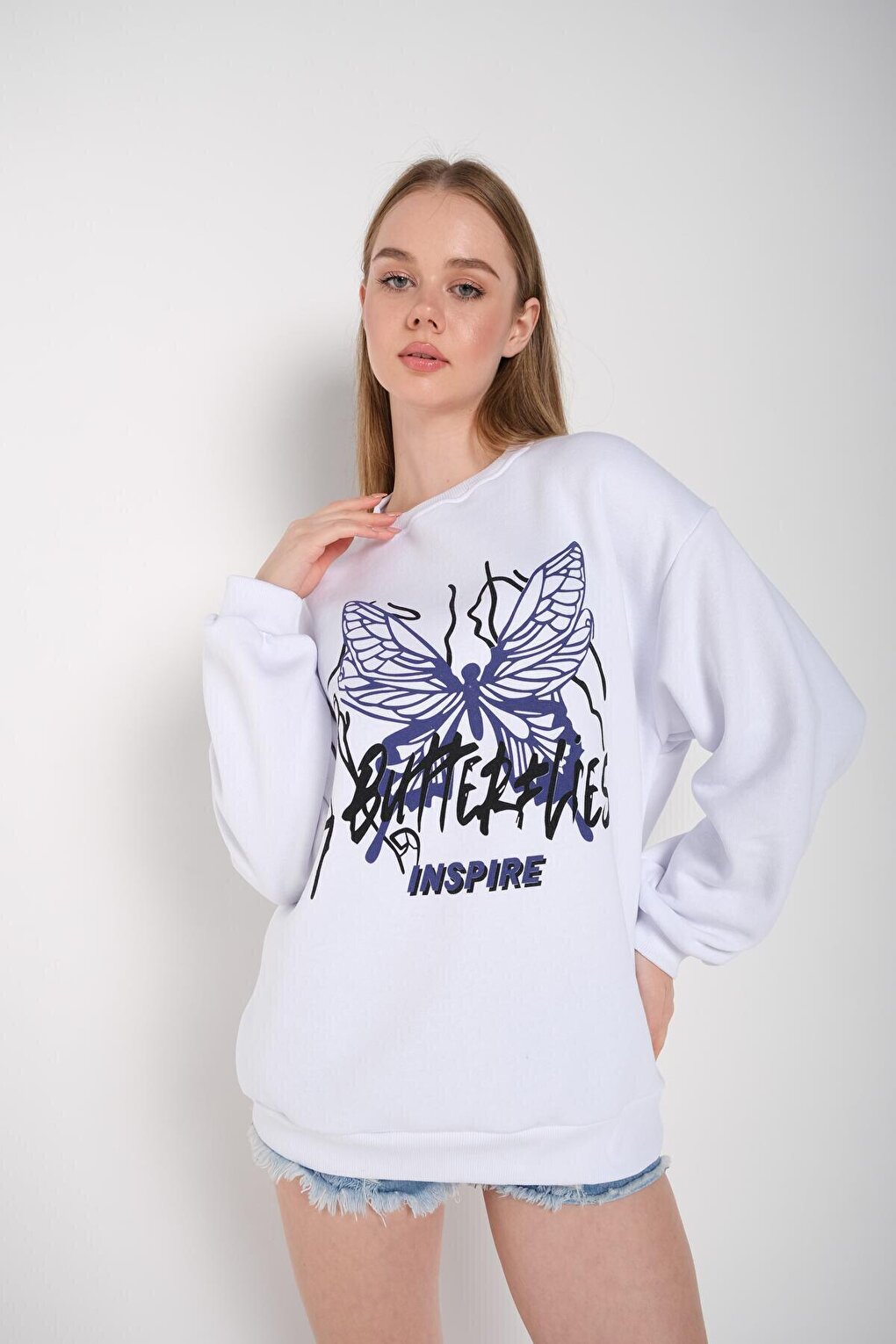 Women's WHITE Butterflies Inspire Printed Oversize Sweatshirt 000