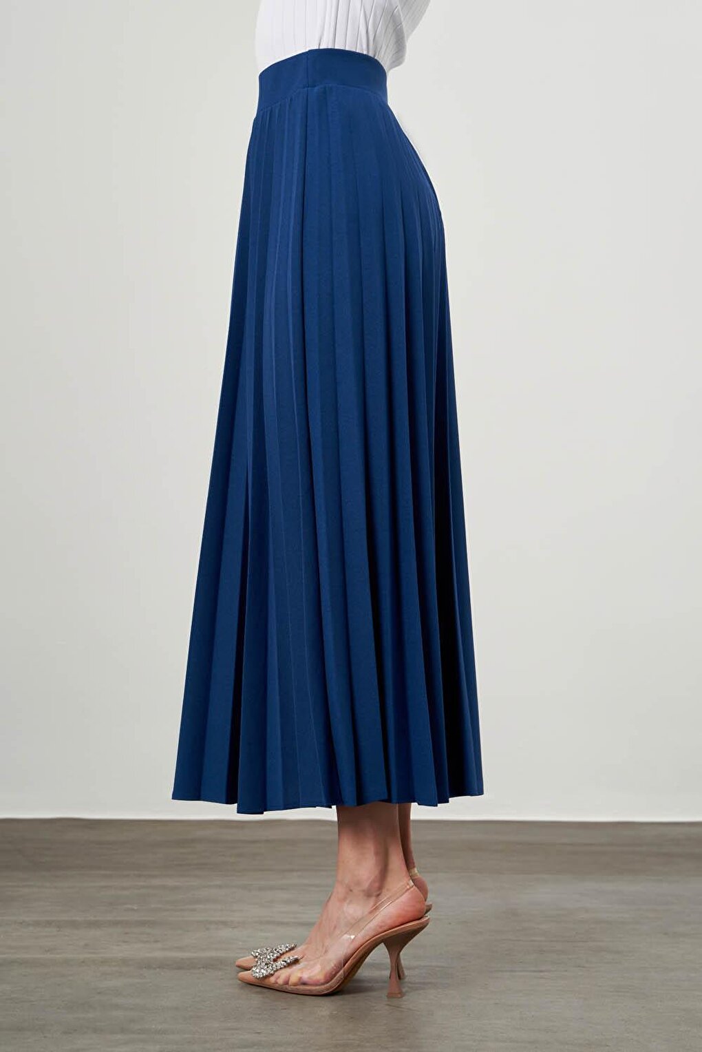 Crepe Knitted Pleated Indigo Skirt