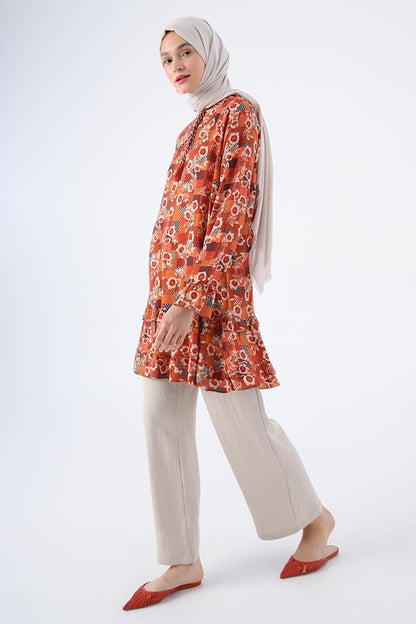 Patterned Viscose Tunic with Brick-Beige Collar, Frilled Sleeves and Zipper Closure on the Skirt