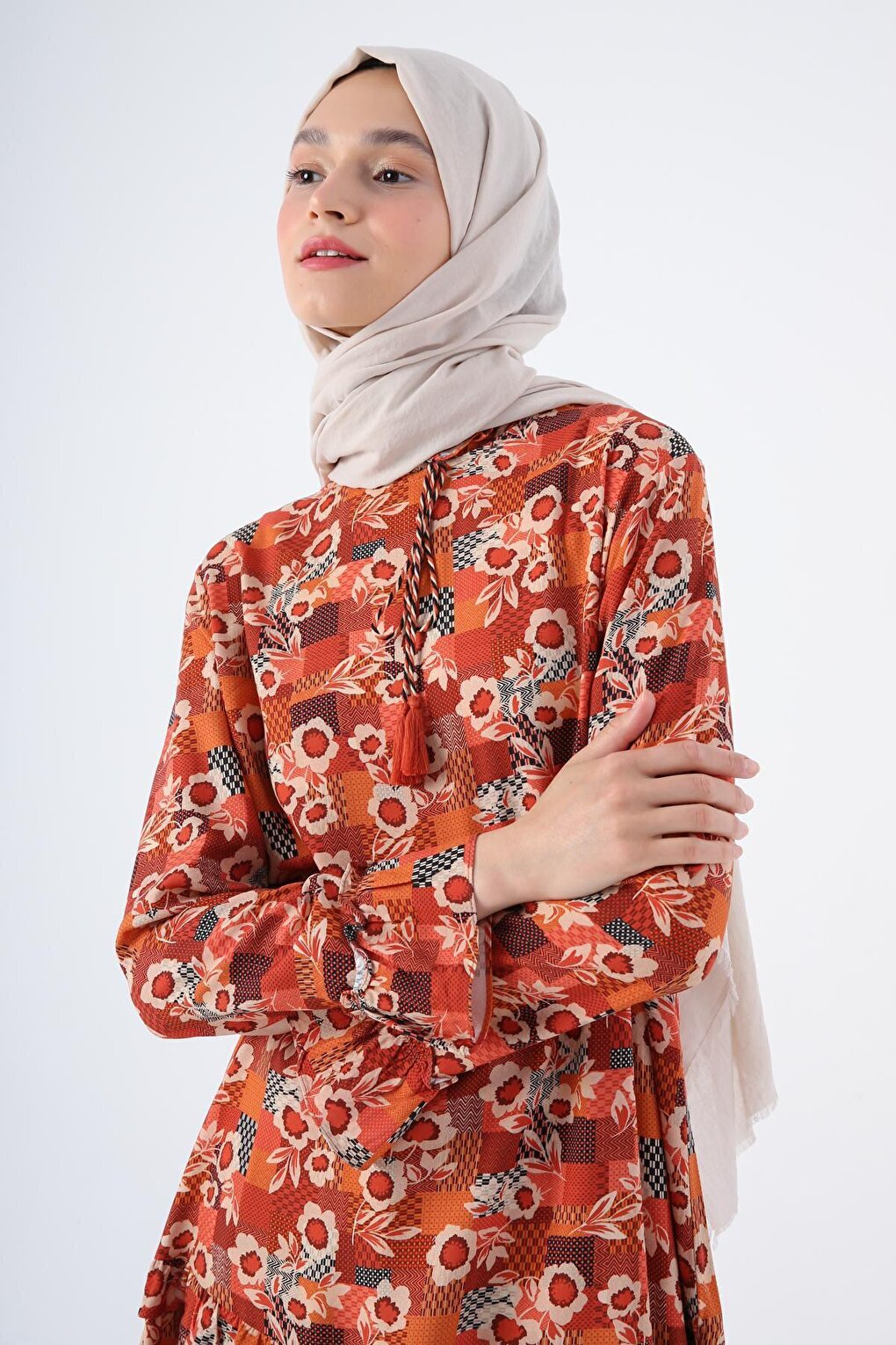 Patterned Viscose Tunic with Brick-Beige Collar, Frilled Sleeves and Zipper Closure on the Skirt