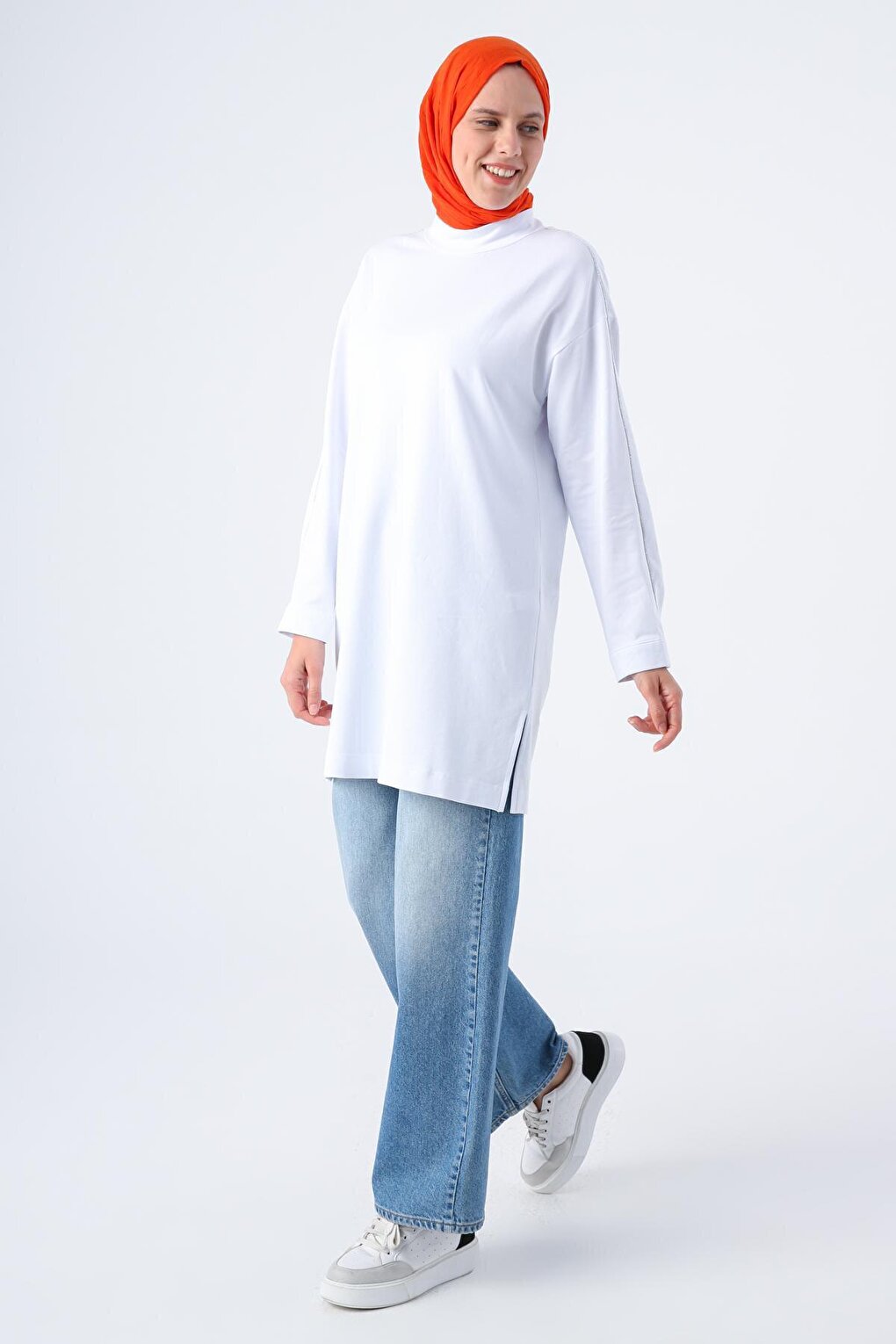 White Cotton High Collar Glitter Stitched Slit Tunic