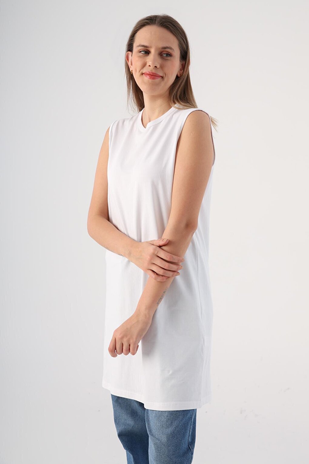 White Cotton Collar Piping Sleeveless Tunic