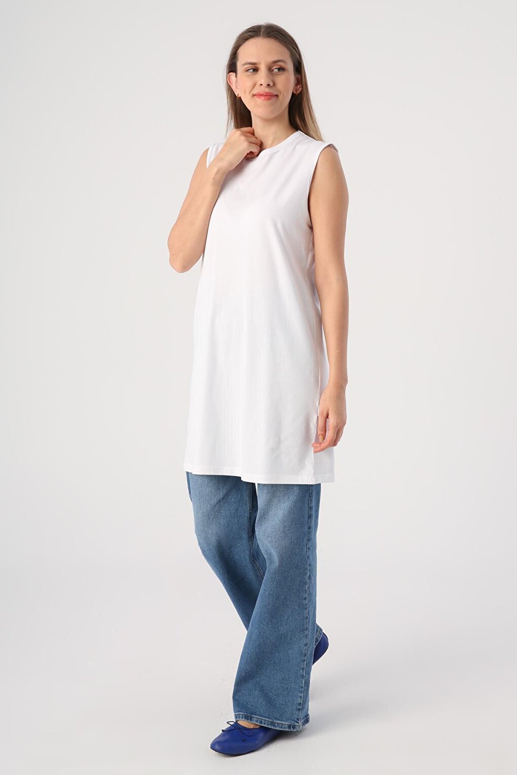 White Cotton Collar Piping Sleeveless Tunic