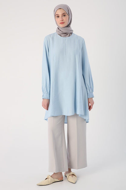 Light Blue Tunic with Elastic Cuffs and Long Back